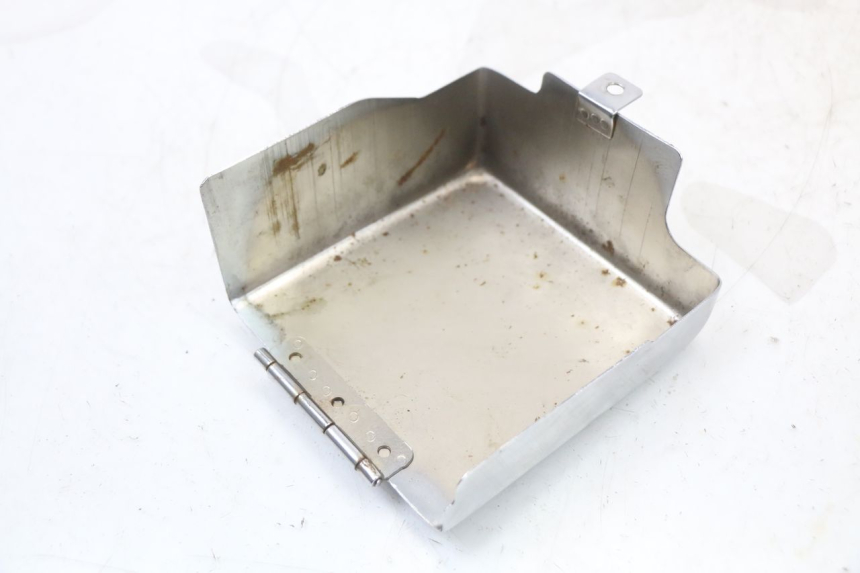 photo de TAPA BASTIDOR DERECHA REGAL RAPTOR SPYDER 125 (2010 - 2018) - Primer plano técnico