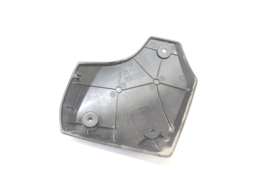 photo de TAPA BASTIDOR DERECHA PEUGEOT STREETZONE I 2T 50 (2018 - 2020) - Primer plano técnico