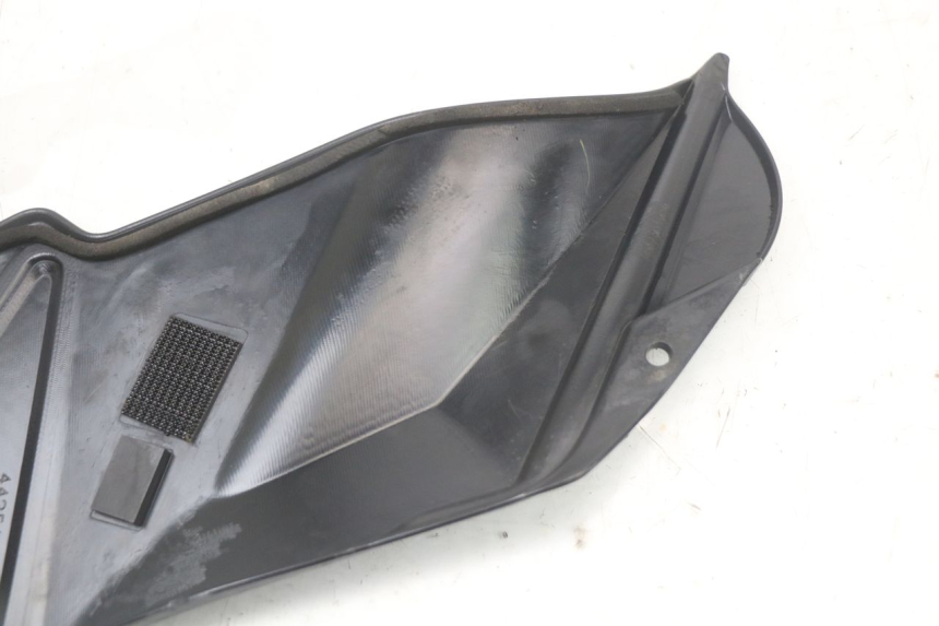 photo de TAPA BASTIDOR DERECHA SUZUKI GSR 750 (2011 - 2017) - Estado de la superficie y material