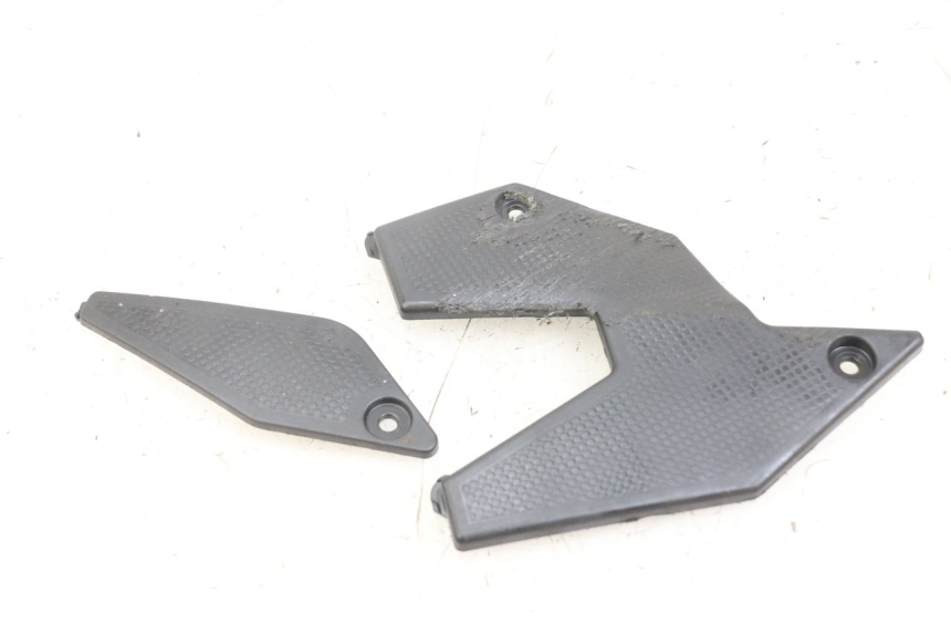 photo de TAPA CHASIS LATERAL DERECHO KAWASAKI VERSYS ABS 650 (2015 - 2018) - Vista principal