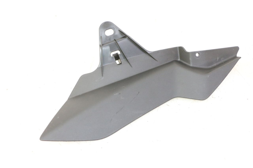 photo de TAPA BASTIDOR DERECHA YAMAHA XMAX X-MAX 125 (2021 - 2025) - Detalle de la pieza