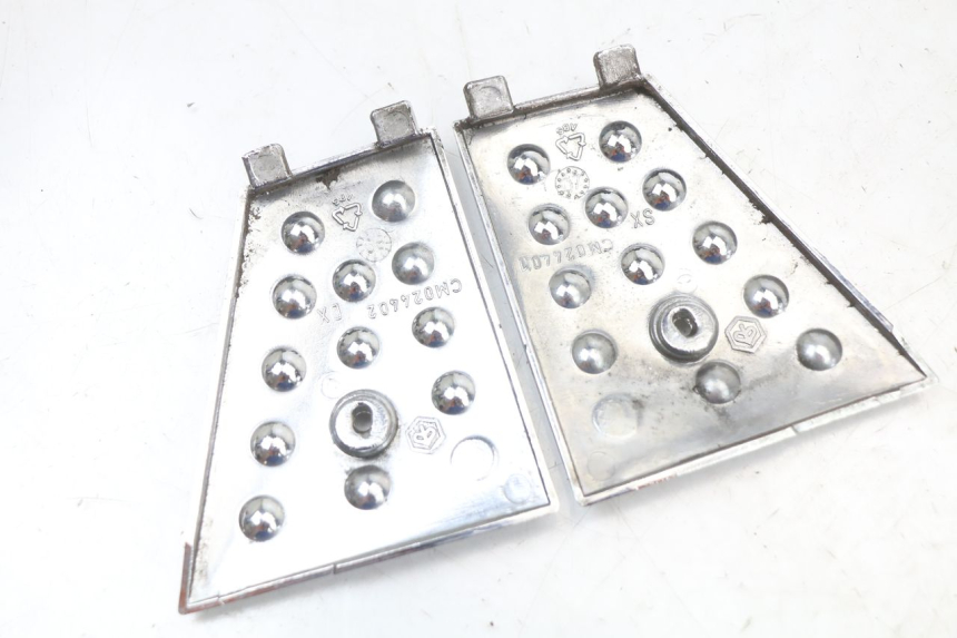 photo de TAPA BASTIDOR DERECHA PIAGGIO XEVO - X EVO 125 (2007 - 2017) - Zoom estado de uso