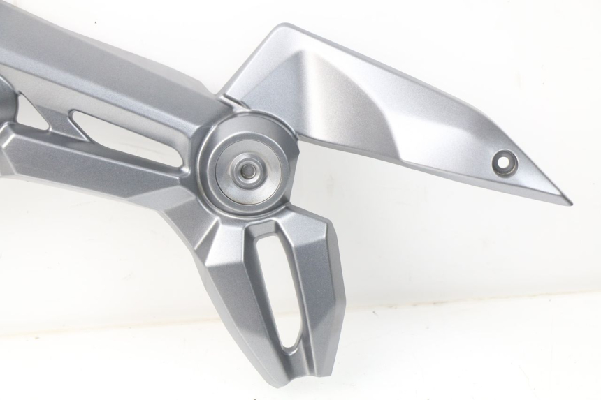 photo de TAPA BASTIDOR DERECHA KAWASAKI Z Z900 900 (2017 - 2019) - Detalles de los puntos de fijación