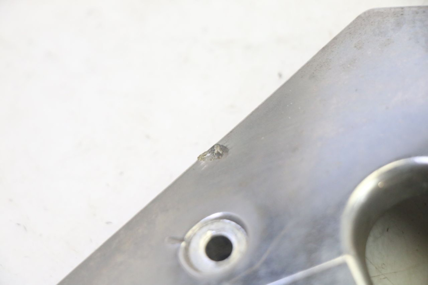 photo de TAPA BASTIDOR IZQUIERDA HYOSUNG GV AQUILA 125 (2000 - 2009) - Detalle de la pieza