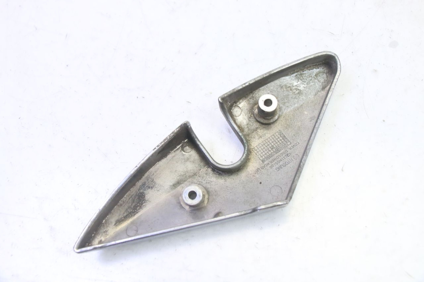 photo de TAPA BASTIDOR IZQUIERDA HYOSUNG GV AQUILA 125 (2000 - 2009) - Primer plano técnico