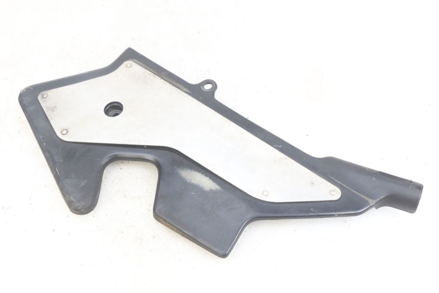 photo de TAPA CHASIS LATERAL IZQUIERDO HONDA CBR F SC25 1000 (1989 - 1992) - Primer plano técnico