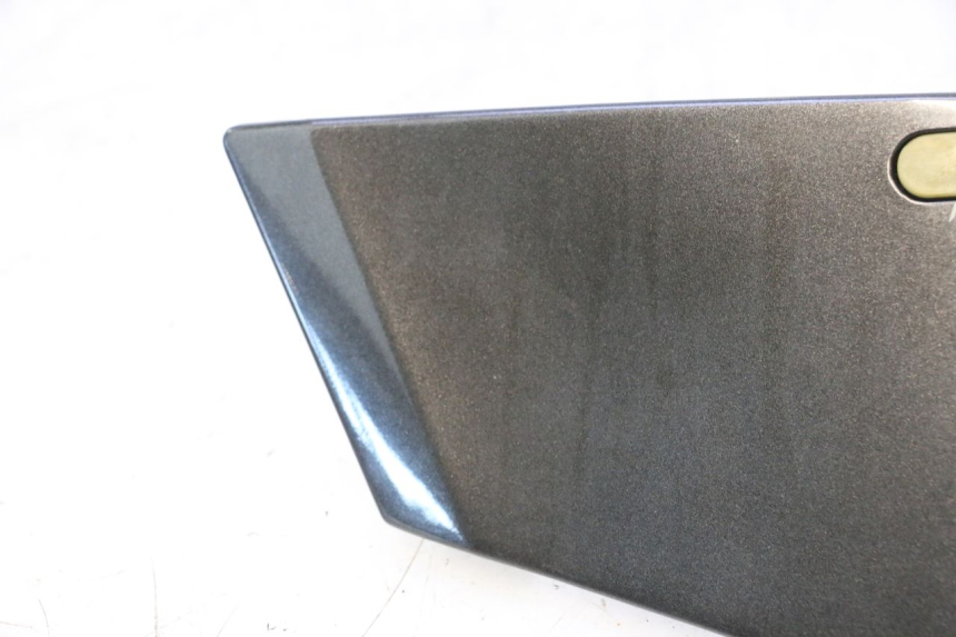 photo de TAPA BASTIDOR IZQUIERDA KAWASAKI GPX F ZX750F 750 (1986 - 1990) - Otra perspectiva