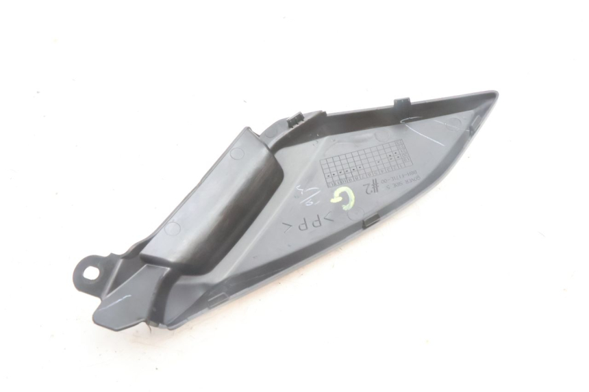 photo de TAPA BASTIDOR IZQUIERDA YAMAHA N-MAX NMAX 125 (2021 - 2024) - Estado de la superficie y material