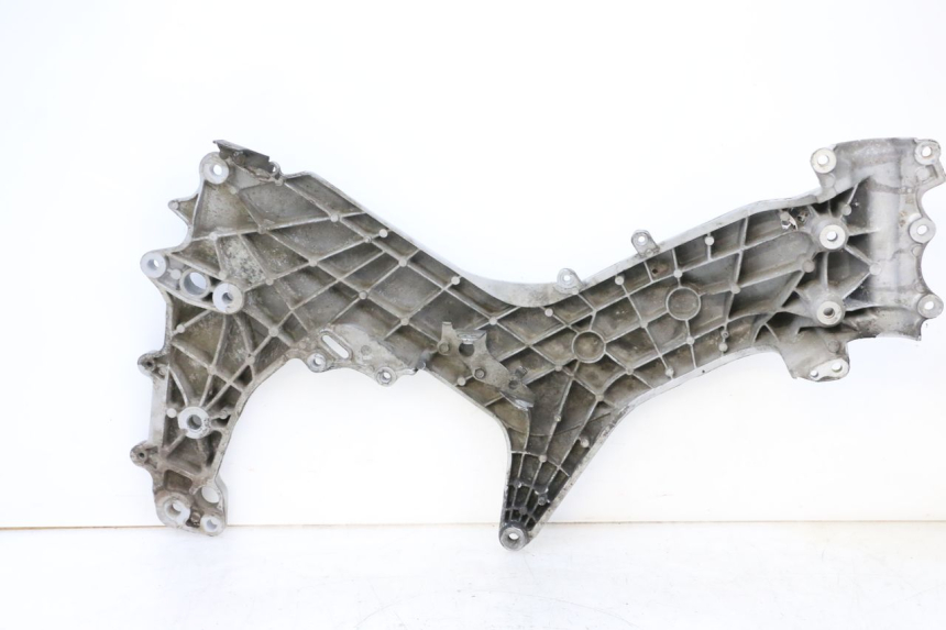 photo de TAPA CHASIS LATERAL IZQUIERDO HONDA NSR R 125 (1994 - 2003) - Primer plano técnico