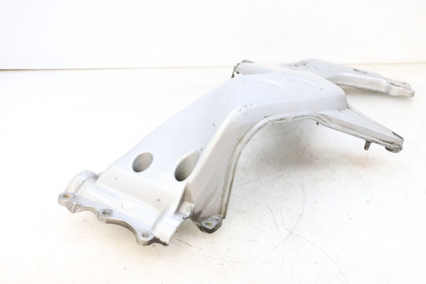 photo de TAPA CHASIS LATERAL IZQUIERDO HONDA NSR R 125 (1994 - 2003) - Estado de la superficie y material