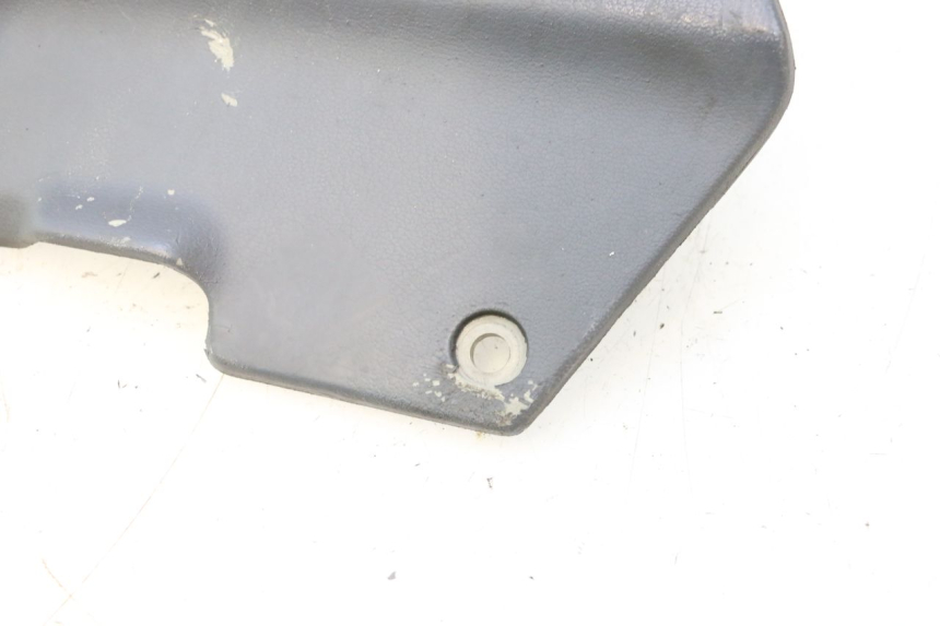 photo de TAPA BASTIDOR IZQUIERDA HONDA ST PAN EUROPEAN 1100 (1990 - 2002) - Primer plano técnico