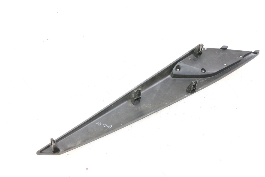 photo de TAPA BASTIDOR IZQUIERDA APRILIA SXR 50 (2021 - 2023) - Otra perspectiva