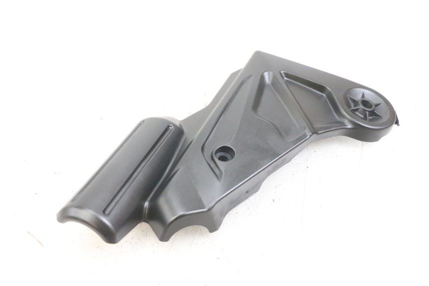 photo de CARENADO CHASIS LATERAL IZQUIERDO KAWASAKI VERSYS ABS 650 (2015 - 2018) - Detalles de los puntos de fijación