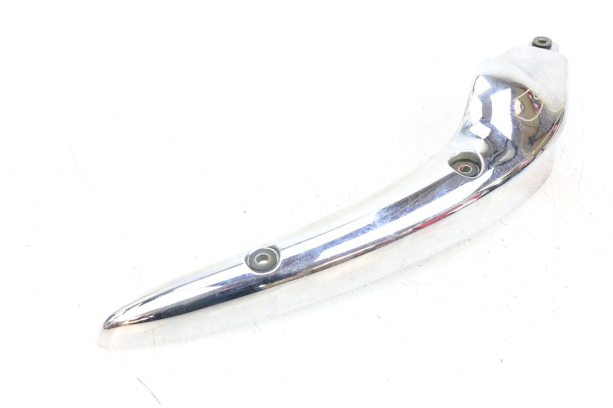 photo de Cubierta lateral del chasis izquierdo SUZUKI VL INTRUDER 125 (2004 - 2007) - Primer plano técnico