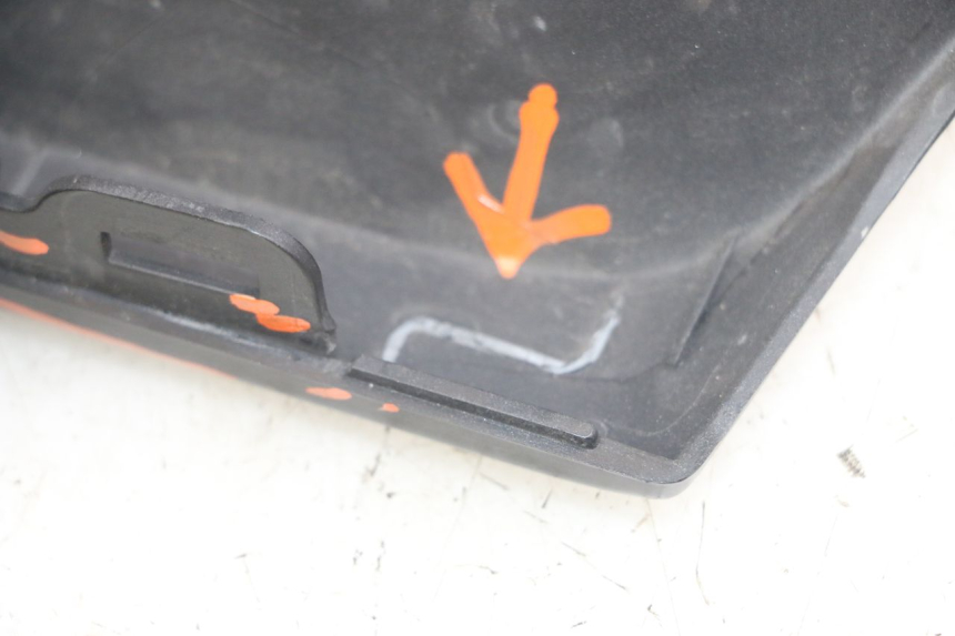 photo de CUBIERTA CHASIS LATERAL IZQUIERDO YAMAHA XMAX X-MAX ABS 125 (2017 - 2020) - Zoom estado de uso