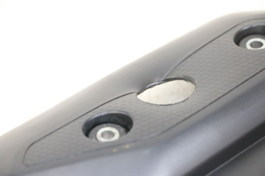 photo de TAPA BASTIDOR IZQUIERDA YAMAHA XJ6 ABS 600 (2008 - 2016) - Primer plano técnico