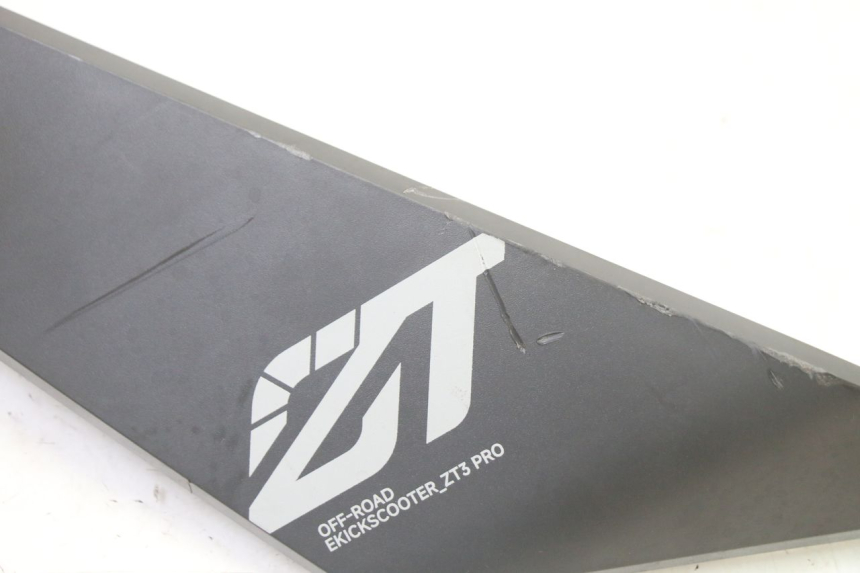 photo de TAPA BASTIDOR IZQUIERDA SEGWAY NINEBOT ZT3 PRO 1 - Detalle de la pieza