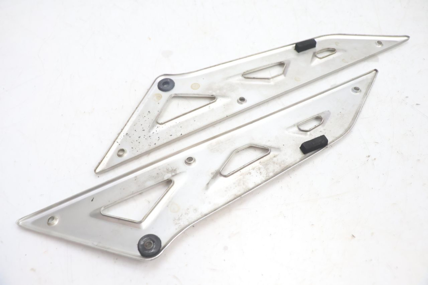 photo de TAPA BASTIDOR SUZUKI GSX F GSXF 750 (1988 - 1998) - Primer plano técnico