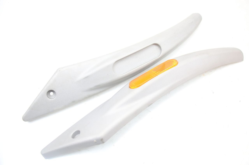 photo de TAPA BASTIDOR PIAGGIO LIBERTY 4T 50 (2004 - 2008) - Primer plano técnico