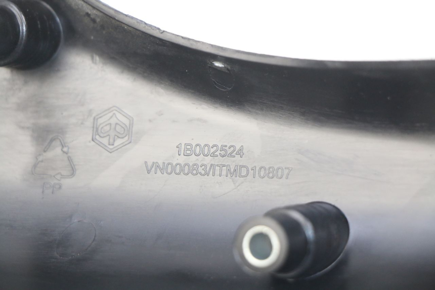 photo de CUBIERTA LATERAL DEL CHASIS PIAGGIO LIBERTY IGET 4T 50 (2015 - 2020) - Detalle de la pieza