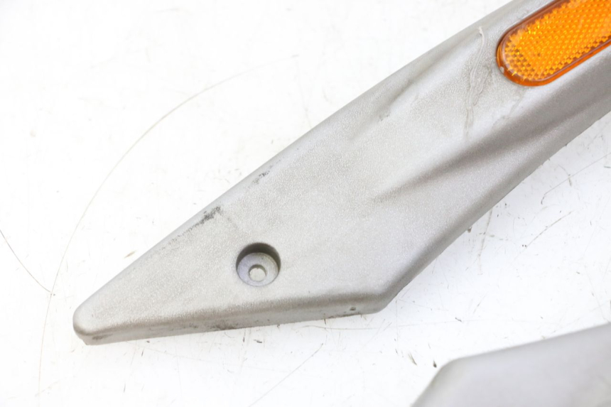 photo de TAPA BASTIDOR PIAGGIO LIBERTY 125 (1998 - 2008) - Características distintivas