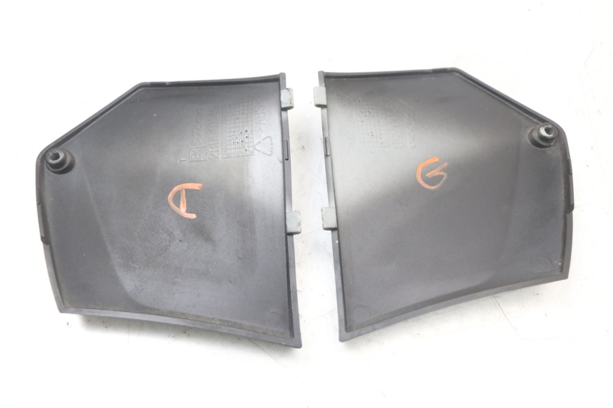 photo de TAPA BASTIDOR PIAGGIO MP3 HPE 350 (2018 - 2020) - Zoom estado de uso