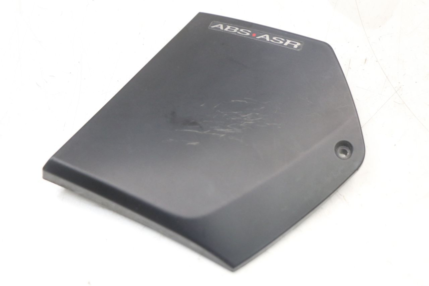 photo de TAPA BASTIDOR PIAGGIO MP3 HPE 350 (2018 - 2020) - Otra perspectiva