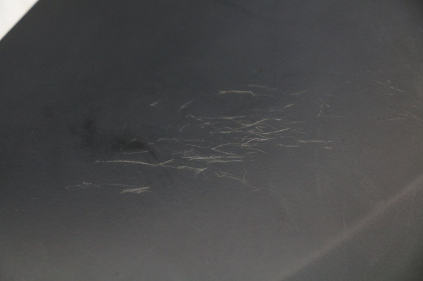 photo de TAPA BASTIDOR PIAGGIO MP3 HPE 350 (2018 - 2020) - Primer plano técnico