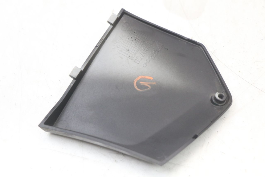 photo de TAPA BASTIDOR PIAGGIO MP3 HPE 350 (2018 - 2020) - Recambio usado revisado