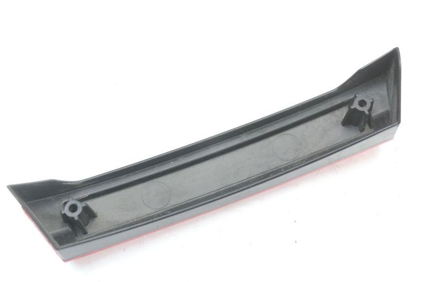 photo de TAPA BASTIDOR PIAGGIO MP3 125 (2006 - 2014) - Detalles de los puntos de fijación