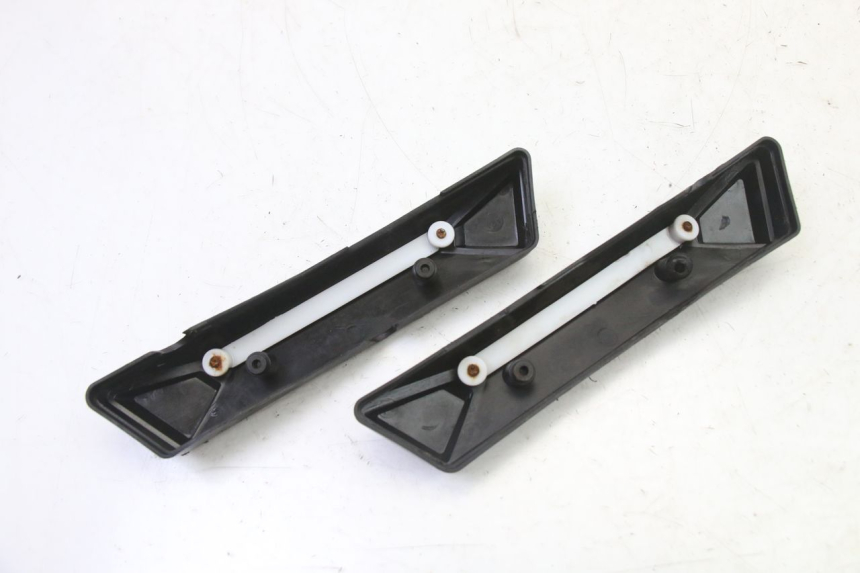 photo de TAPA BASTIDOR PUNK ELECTRIC RIDER 1 - Detalles de los puntos de fijación