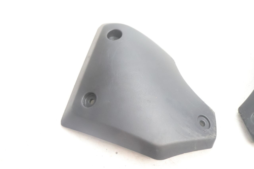 photo de TAPA BASTIDOR PEUGEOT STREETZONE NAKED 2T 50 (2014 - 2018) - Detalle de la pieza