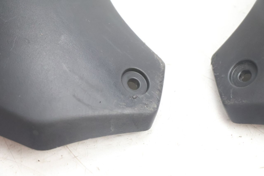 photo de TAPA BASTIDOR PEUGEOT STREETZONE NAKED 2T 50 (2014 - 2018) - Zoom estado de uso
