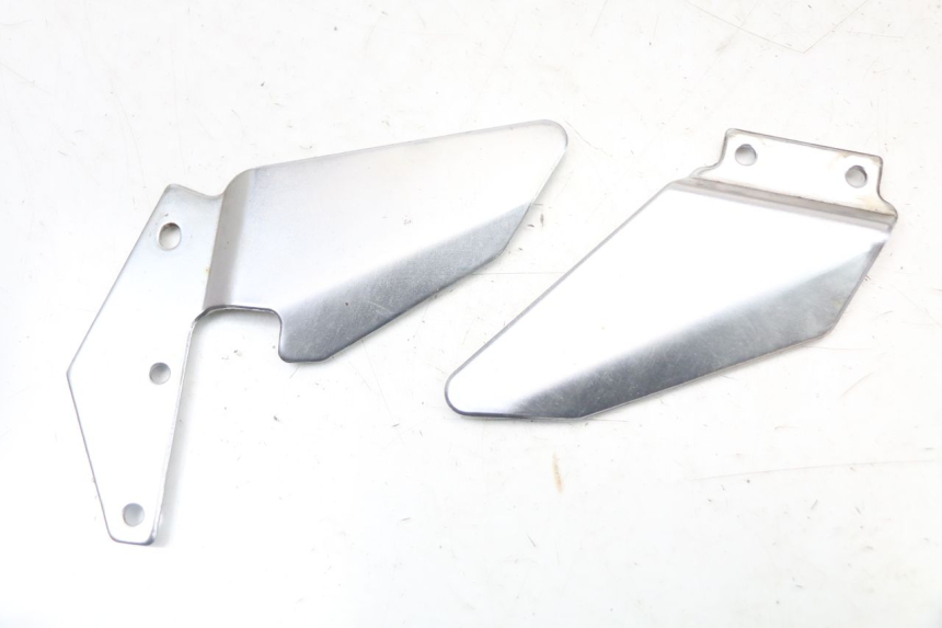 photo de TAPA BASTIDOR SUZUKI GS F 500 (2004 - 2007) - Detalle de la pieza