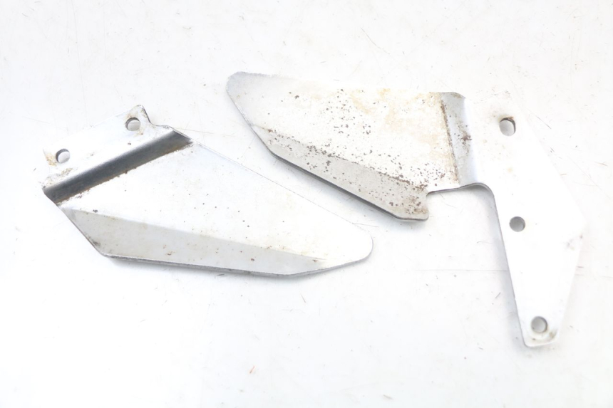 photo de TAPA BASTIDOR SUZUKI GS F 500 (2004 - 2007) - Otra perspectiva