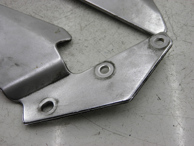 photo de TAPA BASTIDOR SUZUKI GS GSE 500 (2001 - 2003) - Detalle de la pieza