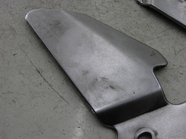 photo de TAPA BASTIDOR SUZUKI GS GSE 500 (2001 - 2003) - Zoom estado de uso