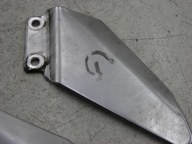 photo de TAPA BASTIDOR SUZUKI GS GSE 500 (2001 - 2003) - Primer plano técnico
