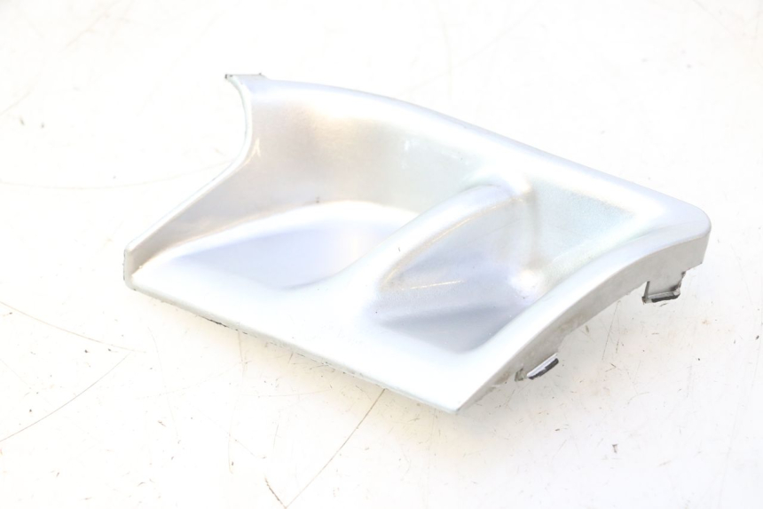 photo de TAPA BASTIDOR PIAGGIO TYPHOON 50 (1993 - 1999) - Detalles de los puntos de fijación