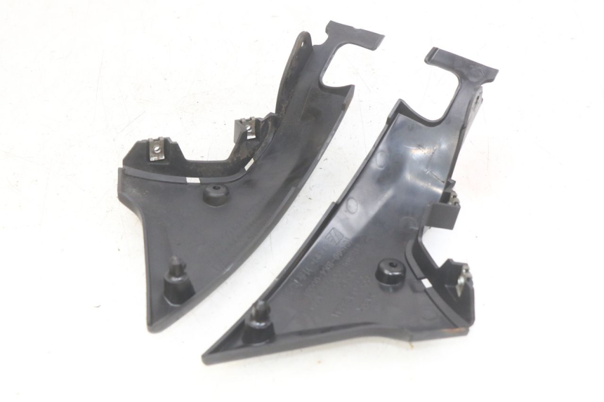 photo de CUBIERTA LATERAL DEL CHASIS DAELIM VJ ROADWIN FI 125 (2008 - 2017) - Primer plano técnico