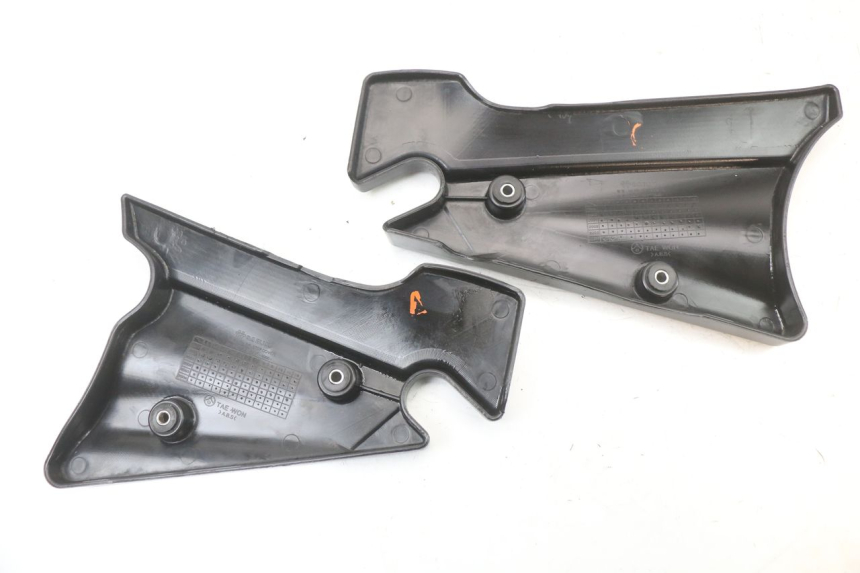 photo de TAPA BASTIDOR DAELIM VL DAYSTAR 125 (2000 - 2011) - Detalle de la pieza