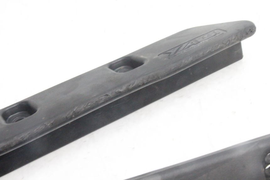 photo de TAPA BASTIDOR YAMAHA WAVE RUNNER GP R 1200 (2000 - 2003) - Primer plano técnico