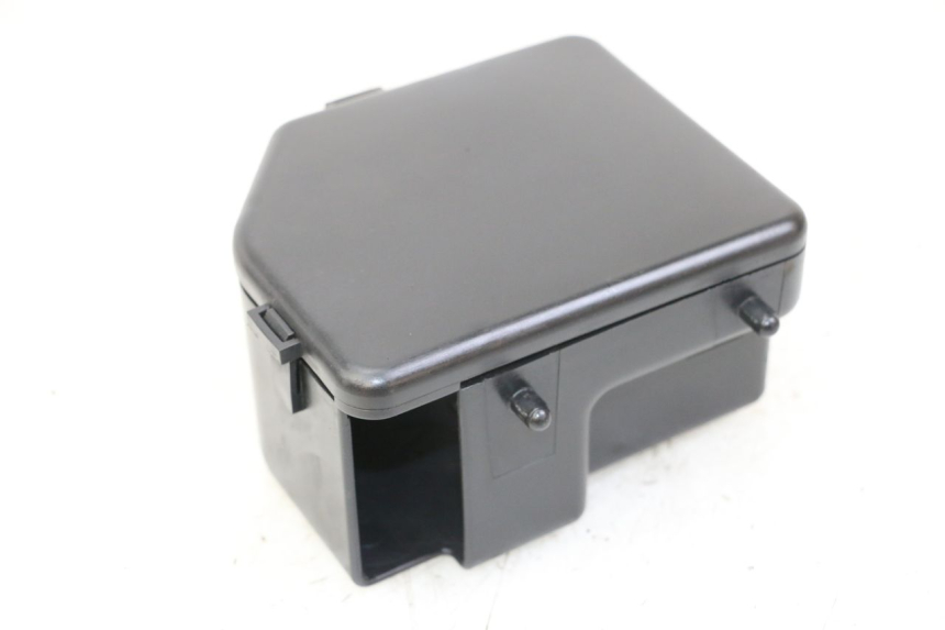 photo de TAPA BASTIDOR YAMAHA FZS FAZER 600 (2001 - 2003) - Detalle de la pieza