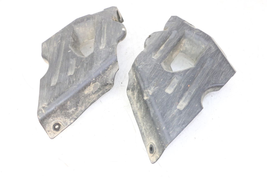 photo de TAPA BASTIDOR YAMAHA YFM GRIZZLY 550 (2008 - 2015) - Primer plano técnico