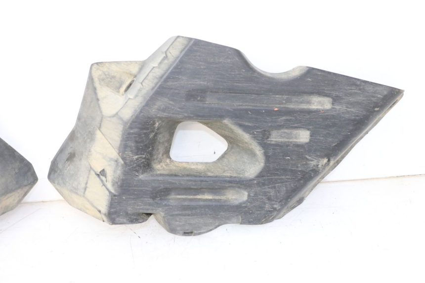 photo de TAPA BASTIDOR YAMAHA YFM GRIZZLY 550 (2008 - 2015) - Detalles de los puntos de fijación