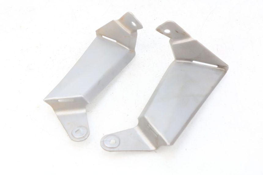 photo de CUBIERTA LATERAL DEL CHASIS YAMAHA YFM R RAPTOR 90 (2017 - 2023) - Primer plano técnico