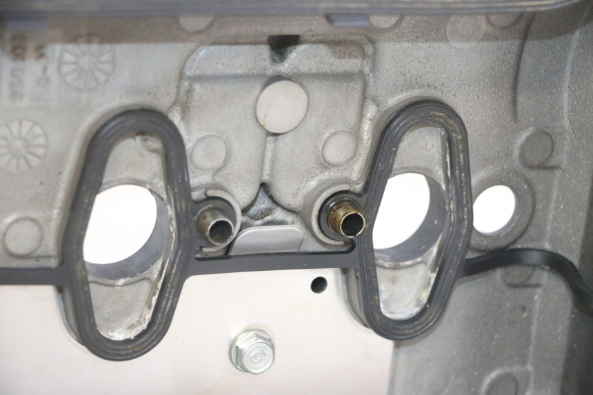 photo de TAPA CULATA HONDA CB R 1000 (2018 - 2023) - Recambio usado revisado