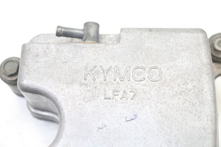 photo de TAPA DE BALANCINES KYMCO DINK STREET 125 (2009 - 2014) - Detalle de la pieza