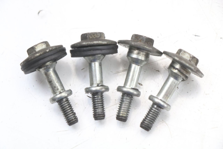 photo de TAPA CULATA PIAGGIO FLY 4T 50 (2004 - 2010) - Detalles de los puntos de fijación