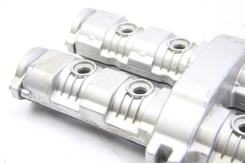 photo de TAPA DE VáLVULAS YAMAHA FZS FAZER 600 (2001 - 2003) - Detalles de los puntos de fijación